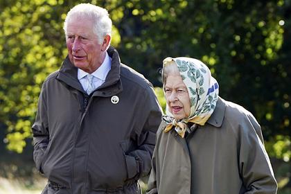 Британская королева начала передачу власти принцу Чарльзу