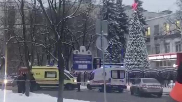 Мужчина открыл стрельбу в московском МФЦ, есть погибшие
                07 декабря 2021, 19:23