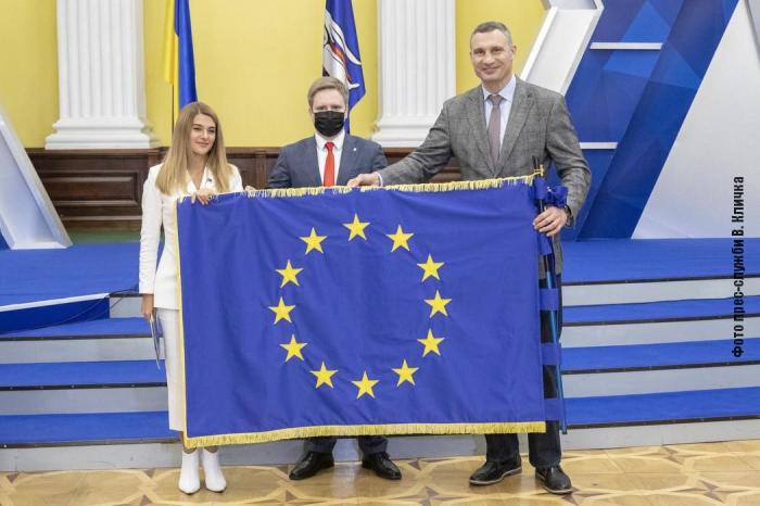 Киев получил награду от Совета Европы за внедрение европейских принципов управления, – Кличко