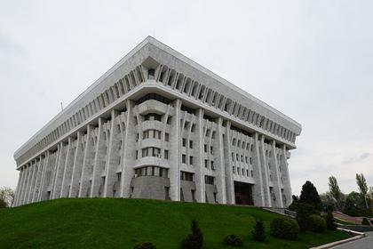 Парламент Киргизии остался без русских