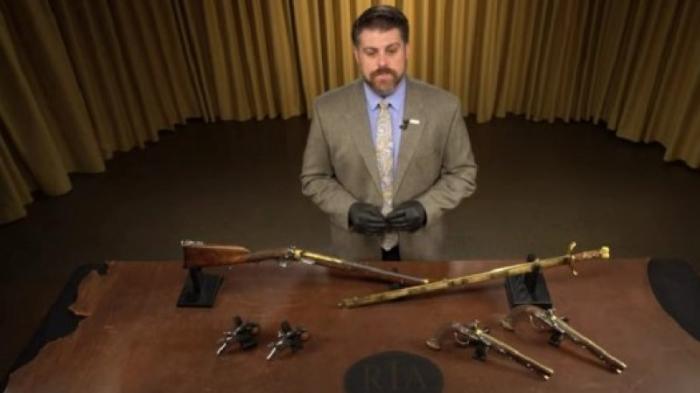 Пистолеты и меч Наполеона продали с аукциона
                08 декабря 2021, 22:55