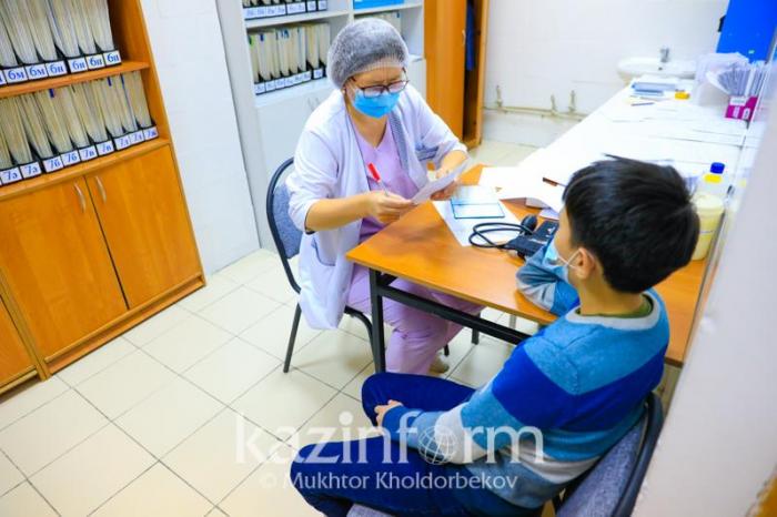 Сколько подростков и женщин вакцинировались Pfizer в Казахстане