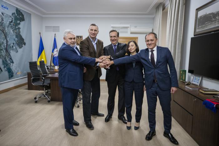 Киев подписал прямое соглашение без участия государства с Европейским инвестбанком на обновление парка метро