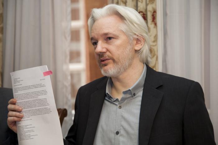 Великобритания разрешила экстрадицию основателя WikiLeaks Ассанжа в США