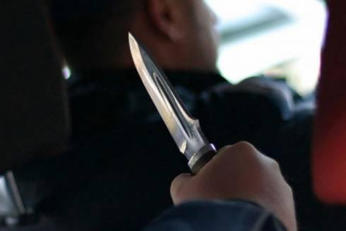 В Караганде пассажир кинулся на водителя автобуса с ножом