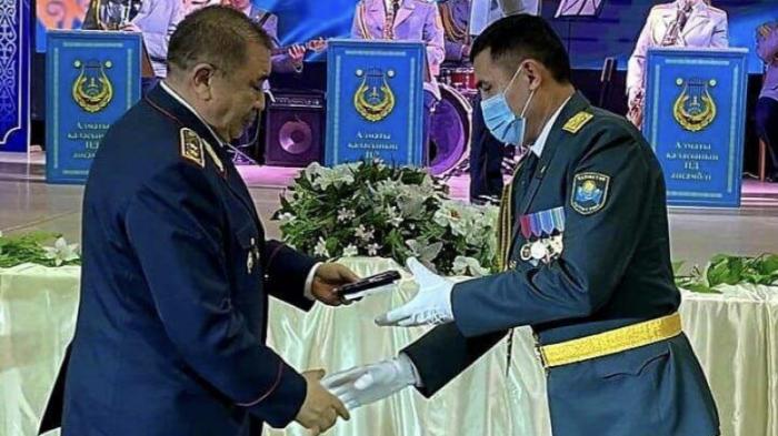 Награждены ветераны МВД и отличившиеся сотрудники алматинского гарнизона
                13 декабря 2021, 09:02