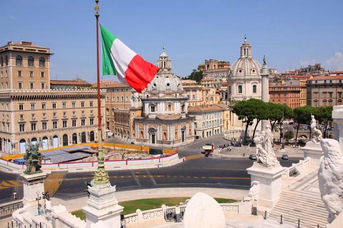 Италия продлевает действие режима ЧП на фоне опасений из-за штамма коронавируса 