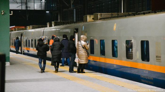 SMS-оповещения будут получать казахстанцы при задержке поездов
                17 декабря 2021, 18:40