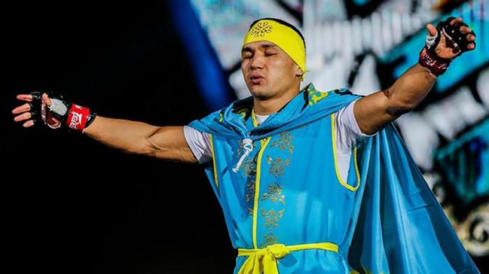 Казахстанский боец Кайрат Ахметов одержал победу на турнире в Сингапуре
                17 декабря 2021, 23:26