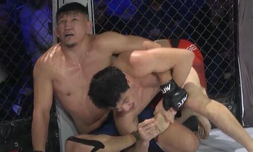 Сдачей и досрочным поражением Куата Хамитова закончился его бой с казахстанцем на турнире MMA