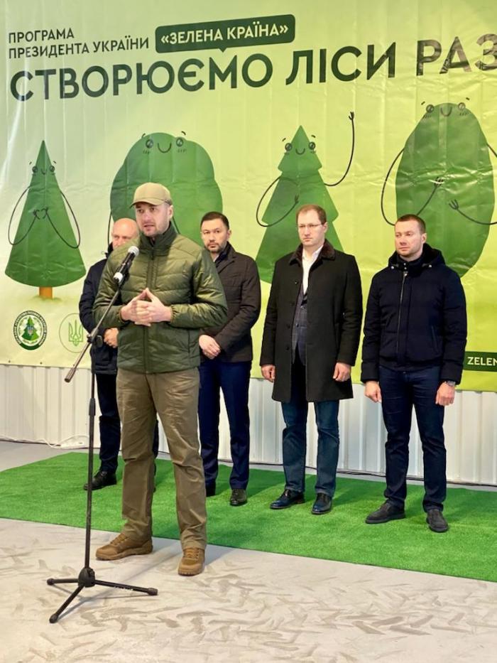 Миллионы сосен для Востока страны: Болоховец открыл современный селекционный центр в Донецкой области