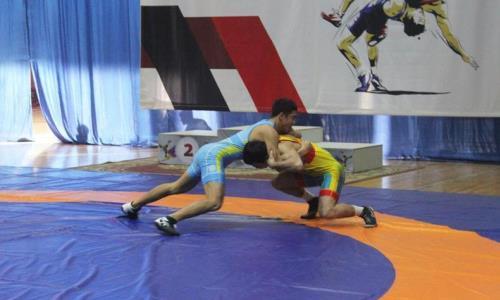 Около 600 спортсменов приняли участие в турнире памяти Нуркена Абдирова в Караганде
