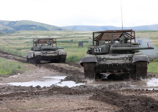 Россия выгнала на учения танковые экипажи в оккупированном Крыму