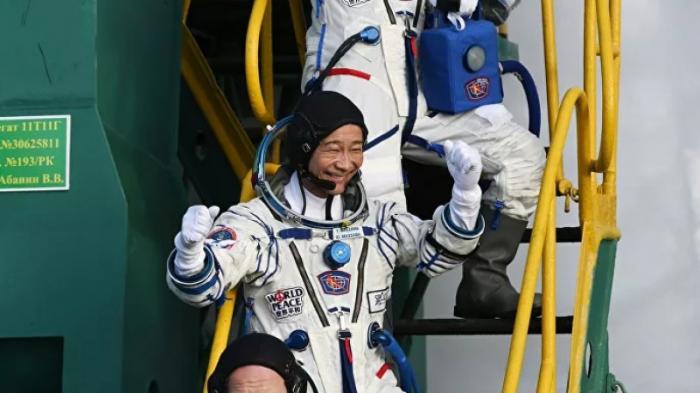 Космические туристы из Японии совершили посадку в Казахстане
                20 декабря 2021, 09:46