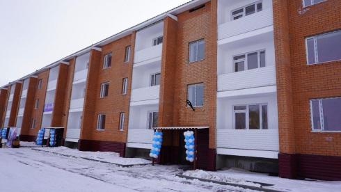 24 многодетным семьям вручили ключи от квартир в селе Улытау Карагандинской области
