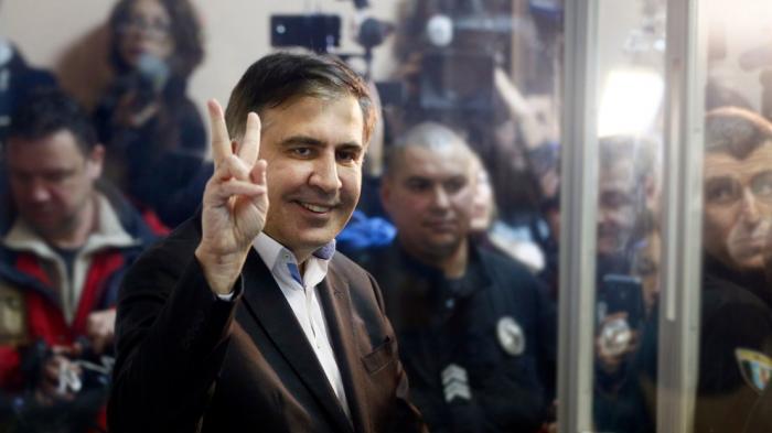 Саакашвили пожелал победы Зеленскому в борьбе против Порошенко и его 