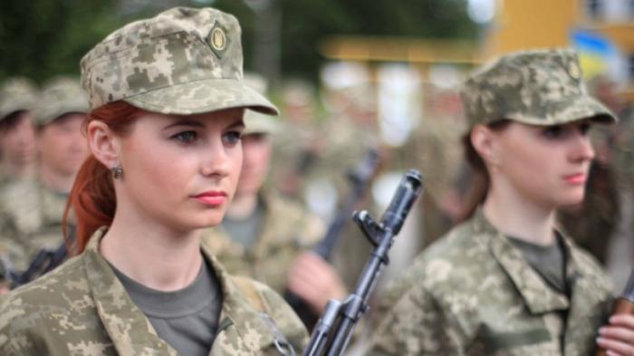 Женщин с малыми детьми и беременных обязали встать на военный учет в Украине
                27 декабря 2021, 02:48
