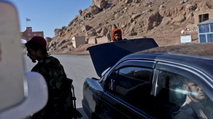 Талибы запретили включать музыку в машине и возить женщин без хиджабов
                27 декабря 2021, 07:09