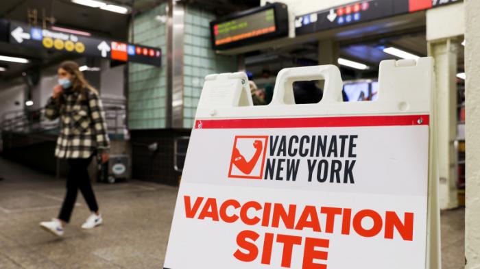 Власти Нью-Йорка ввели обязательную вакцинацию от коронавируса
                28 декабря 2021, 12:59