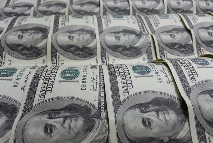 Эксперты прогнозируют существенное падение доллара в январе. Как изменится курс в начале 2022