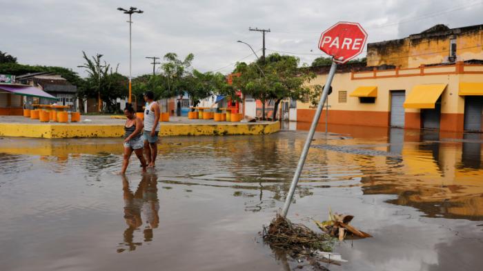 Президент Бразилии отказался от помощи Аргентины в борьбе с наводнениями
                31 декабря 2021, 13:21