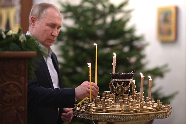 Путин поздравил православных христиан и россиян с Рождеством Христовым