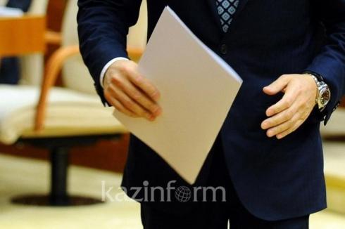 Пятилетний мораторий на повышение зарплат депутатов и чиновников объявил Президент РК