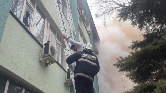Беспорядки в Алматы: пожарные спасали людей, подвергаясь побоям
                11 января 2022, 20:34