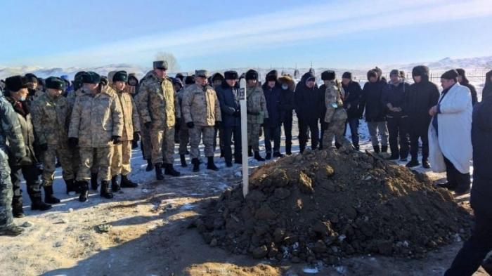 КНБ сообщил о гибели двух военных при поиске участников беспорядков в Жамбылской области
                12 января 2022, 22:17
