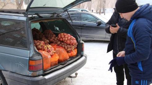 Волонтёры обеспечили продуктами 10 карагандинских семей