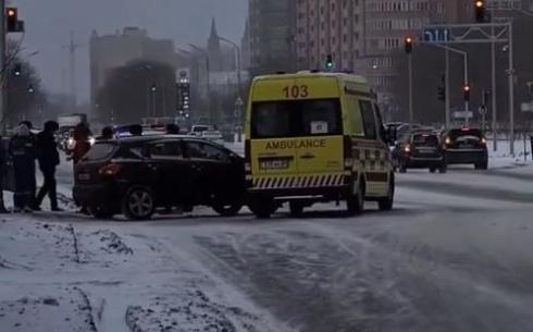 Сразу две аварии с интервалом в 5 минут произошли в Караганде на проспекте Шахтеров