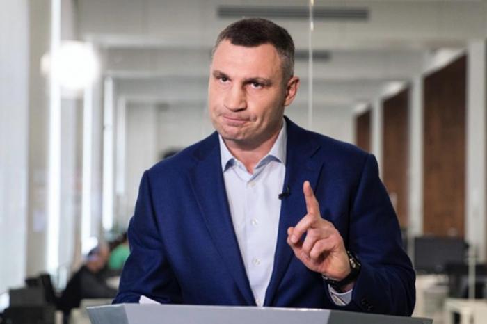 Уволенный еще в начале ноября заместитель Кличко Густелев продолжает получать зарплату