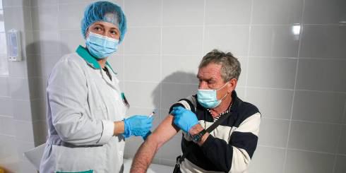 В Карагандинской области вакцинироваться препаратом Pfizer смогут медицинские работники и люди старше 60 лет