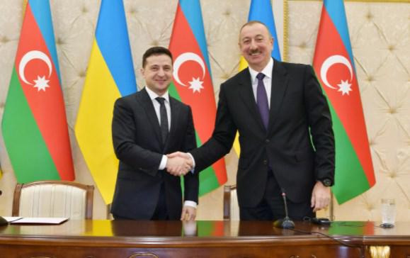Президент Азербайджана Алиев пригласил Зеленского с официальным визитом в Баку