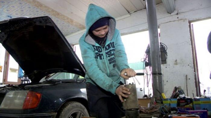 12-летний школьник ремонтирует машины в Шымкенте
                16 января 2022, 05:10