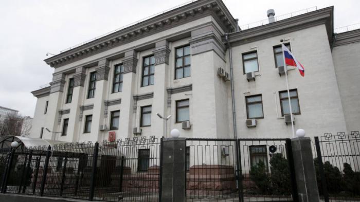 Украина не подтвердила информацию об эвакуации российских дипломатов
                18 января 2022, 15:51
