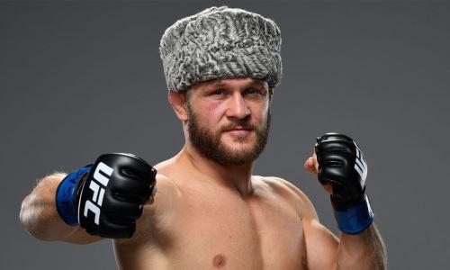 UFC анонсировал бой уроженца Казахстана и бывшего чемпиона организации