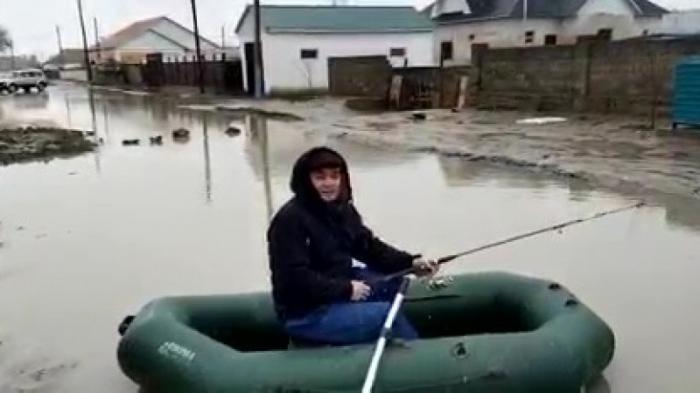 Мини-Венеция: жители Кызылординской области пересели на лодки после дождя
                19 января 2022, 16:51