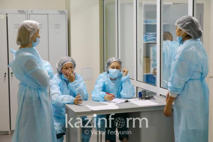 832 человека лечатся от коронавируса в стационарах Атырауской области