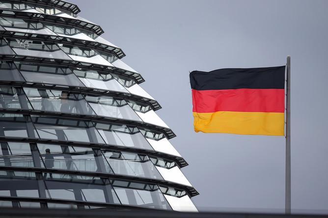 В Германии приняли отставку главкома ВМС Шенбаха после его слов о Крыме и Путине