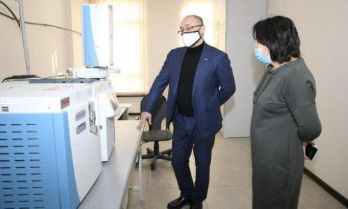Министр культуры и спорта Казахстана посетил «Антидопинговую лабораторию спортсменов» в Алматы