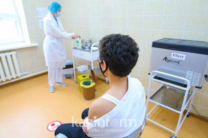 58 тысяч подростков получили вакцину в Алматинской области