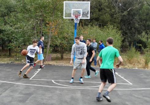 Баскетбольные поля и детские площадки: какое благоустройство ждёт район Казыбек би в 2022 году