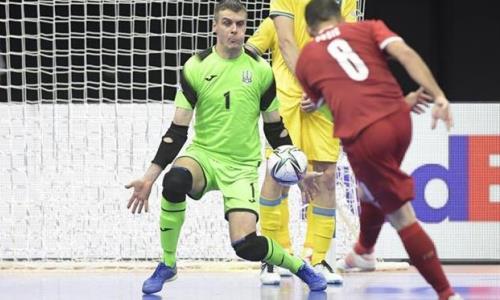 Вратарь сборной Украины рассказал о легенде команды Казахстана и шансах в четвертьфинале Евро-2022