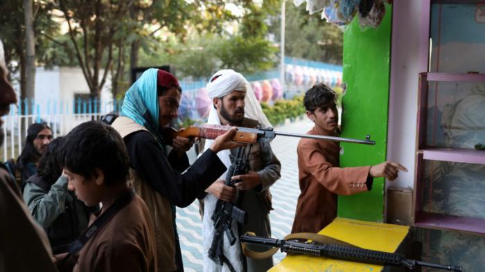 Талибам запретили брать оружие в парки развлечений
                02 февраля 2022, 17:41