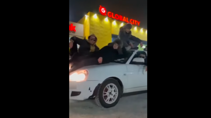 Парни из Караганды повторили видео из TikTok и получили штраф
                03 февраля 2022, 05:45