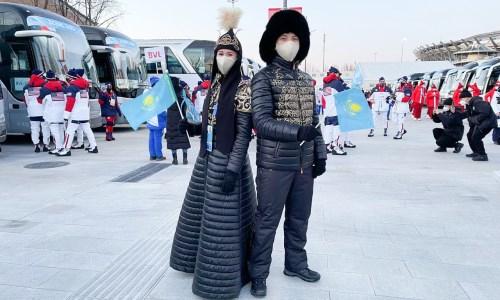 Знаменосцы Казахстана предстали в исторических образах на церемонии открытия Олимпиады-2022. Фото