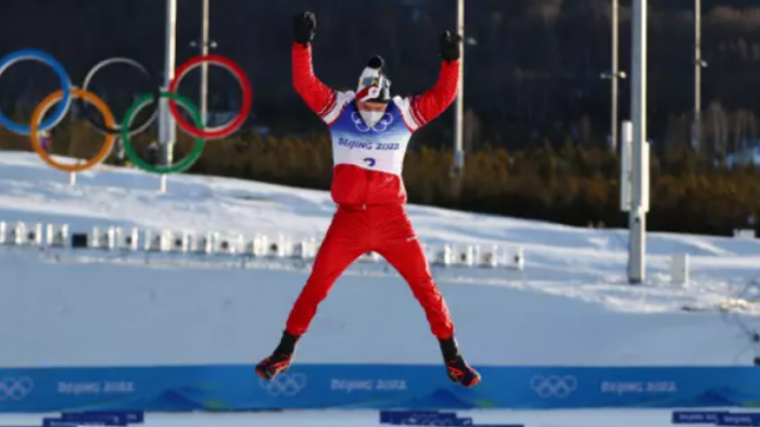 Выигравший первое золото России на ОИ-2022 спортсмен сломал пьедестал от радости
                06 февраля 2022, 19:54