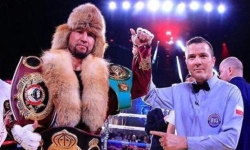 Казахстанского чемпиона WBC, WBA и WBO «лишили» всех титулов