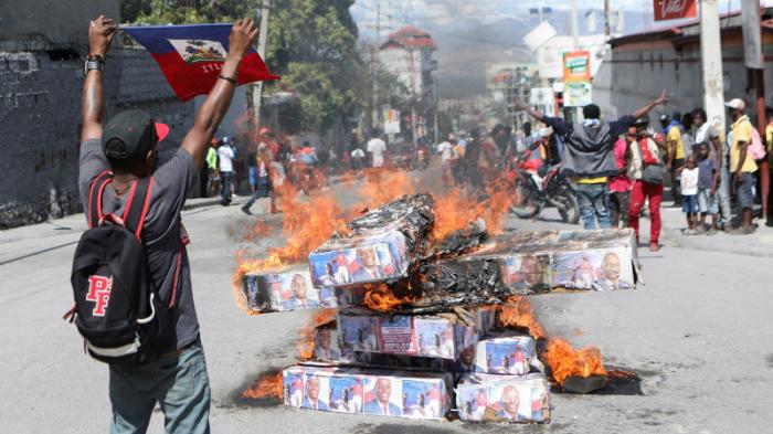 Протесты из-за отказа премьера уходить в отставку начались на Гаити
                08 февраля 2022, 18:33